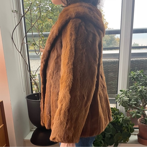 Vintage Fur Coat - size small - Picture 4 of 10